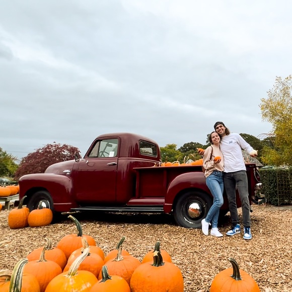 Meet your Posher, Ruby lab resale - Picture 3 of 10